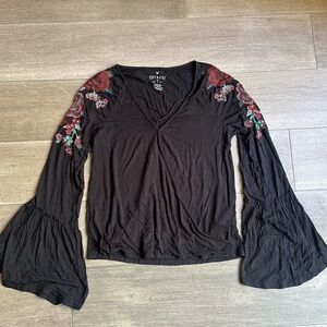 AE Flower Embroidered Bell Sleeve Top